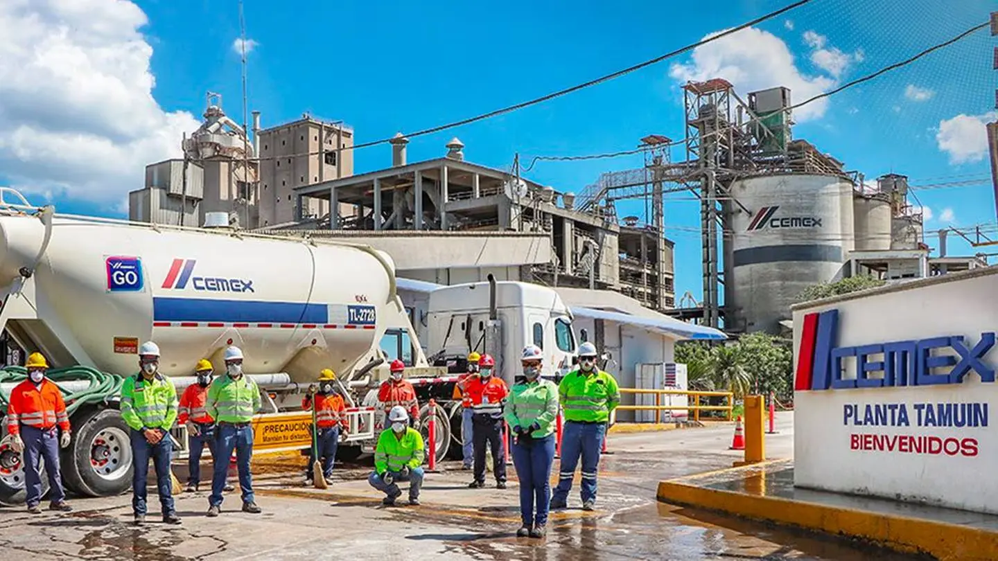 Comienza a invertir en CEMEX